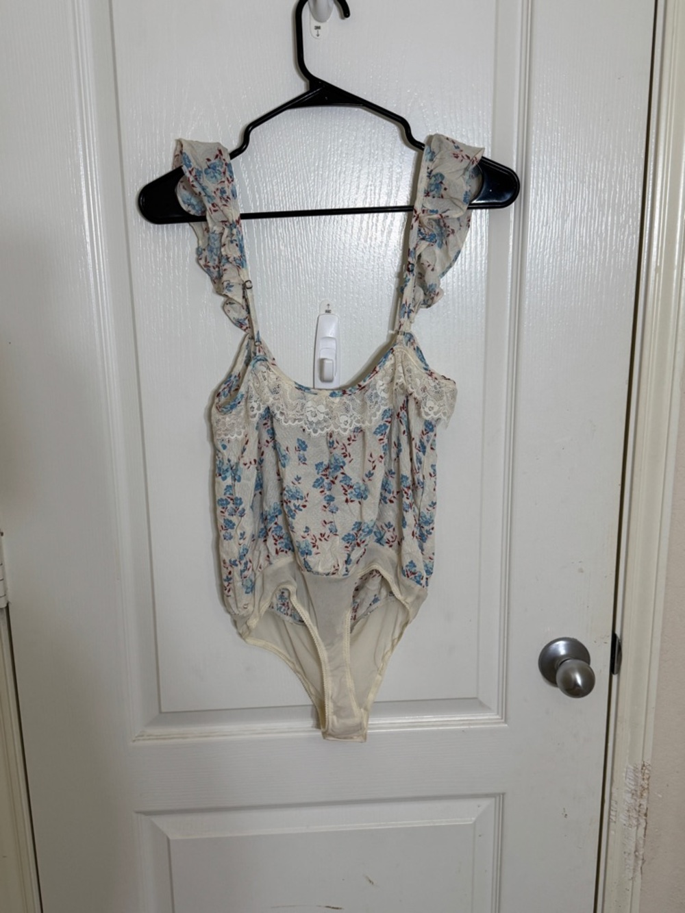 Free People Intimately Ivory Blue Floral Bodysuit Ruffle Boho Cottagecore XS - Picture 8 of 8